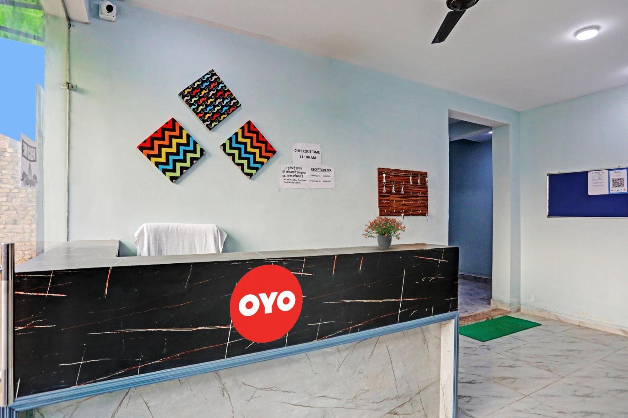 Hotel O Surya Gold Guest House Najafgarh Bagian luar foto